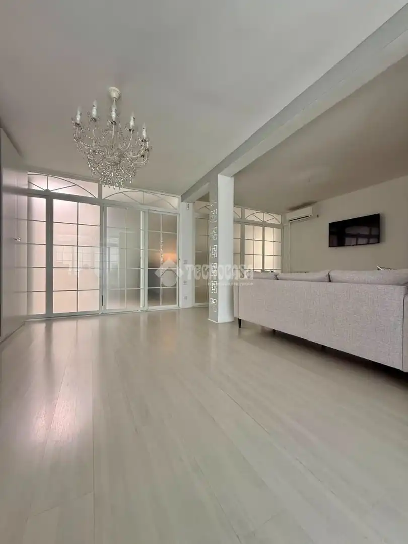 Living room of Flat for sale in Madrid  with Air Conditioner, Heating and Storage room