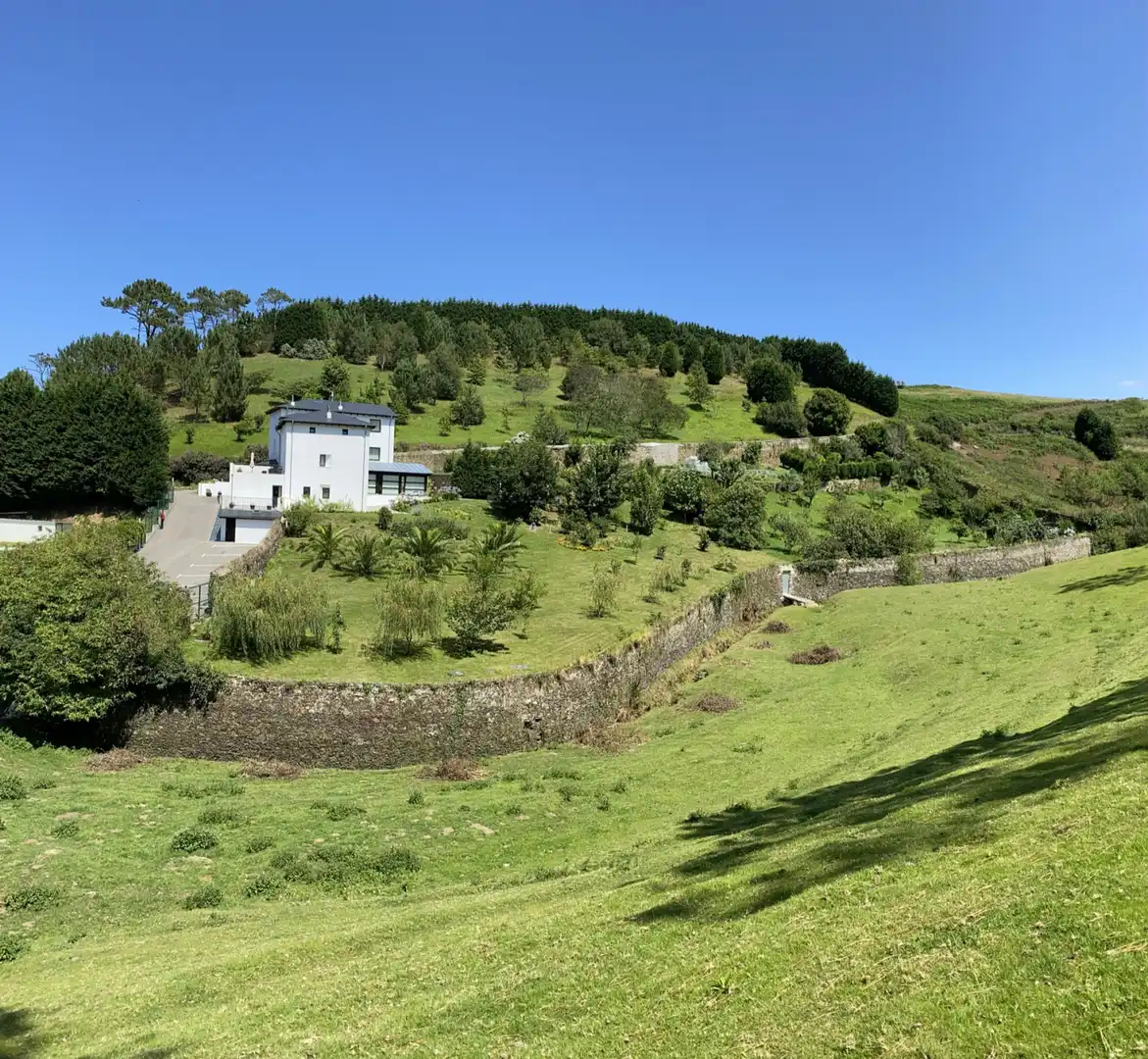Edificio en venta en Luarca - Camino de Portizuelo, Valdés - Luarca