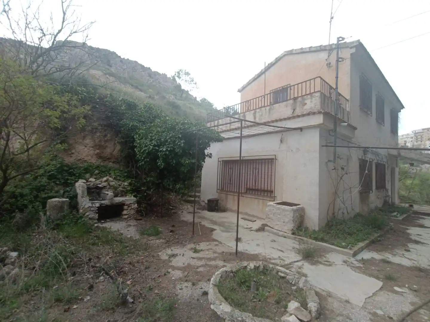 Landhaus mit Terrasse zur Miete in AL-9103 1