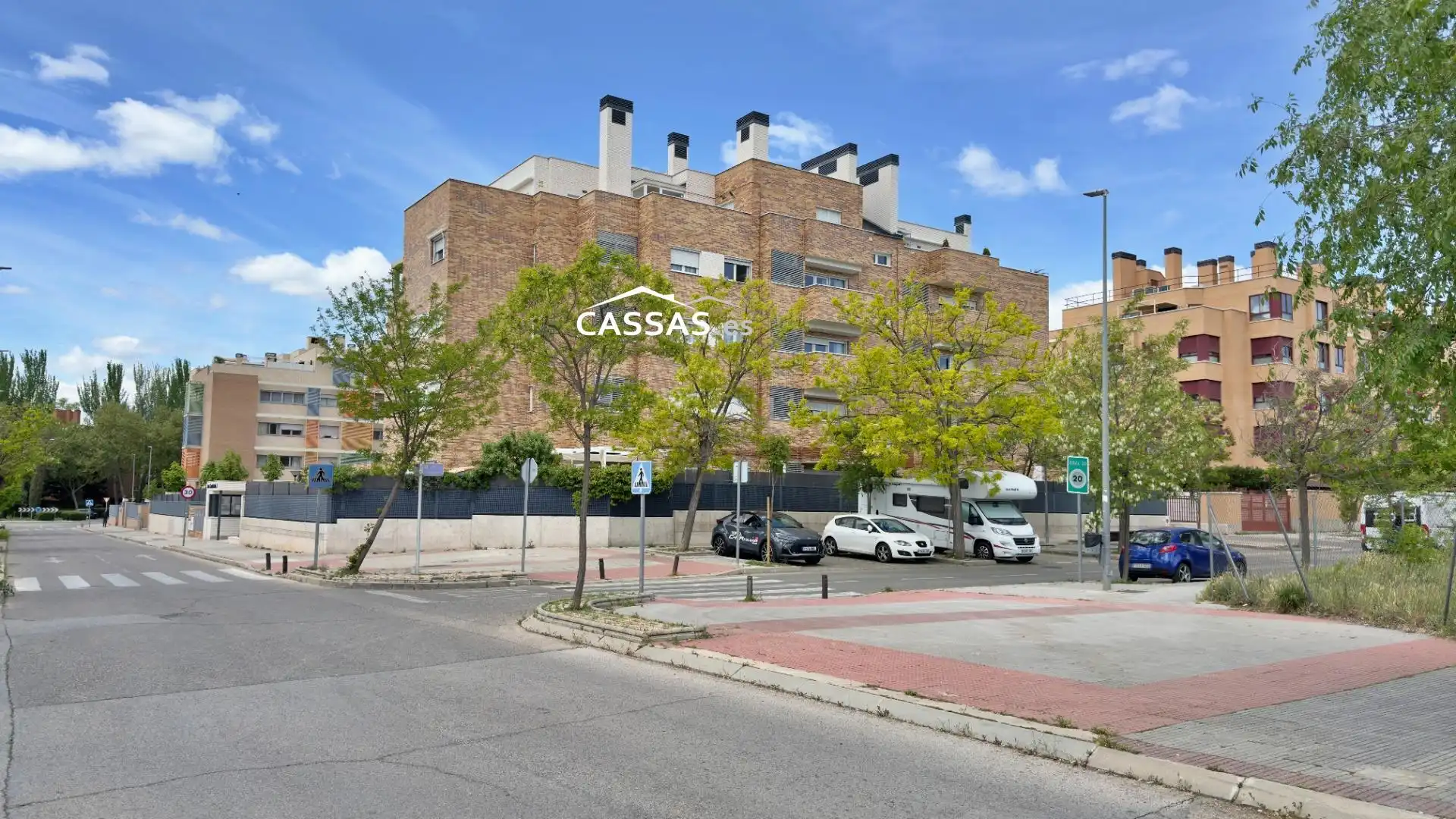 Vista exterior de Àtic en venda en Torrejón de Ardoz amb Calefacció, Terrassa i Traster
