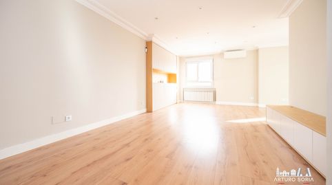 Foto 3 de Piso de alquiler en Calle de Caleruega, Costillares, Madrid Capital