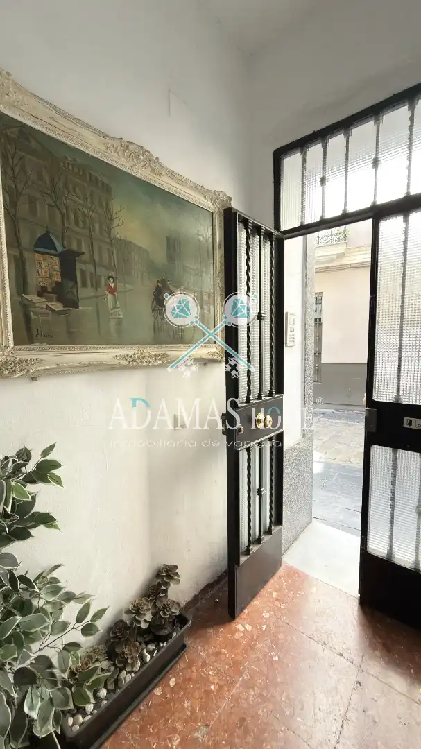 Apartments for sale in Sevilla  with Air Conditioner, Heating and Furnished