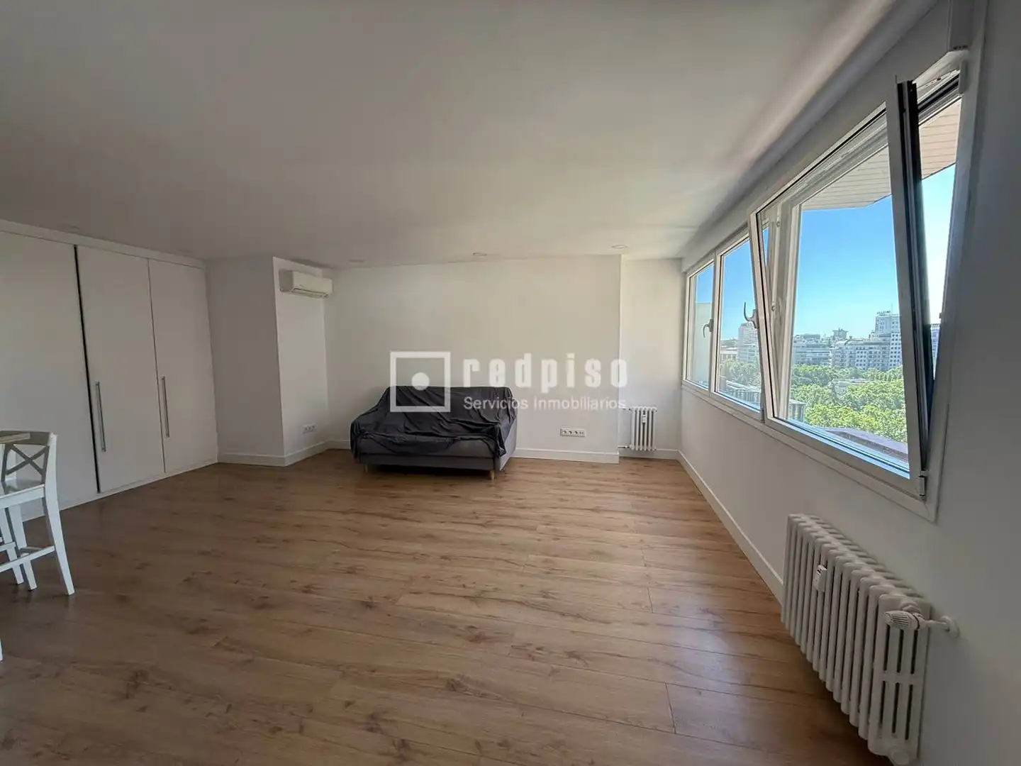 Schlafzimmer von Loft zur Miete in Madrid mit Klimaanlage