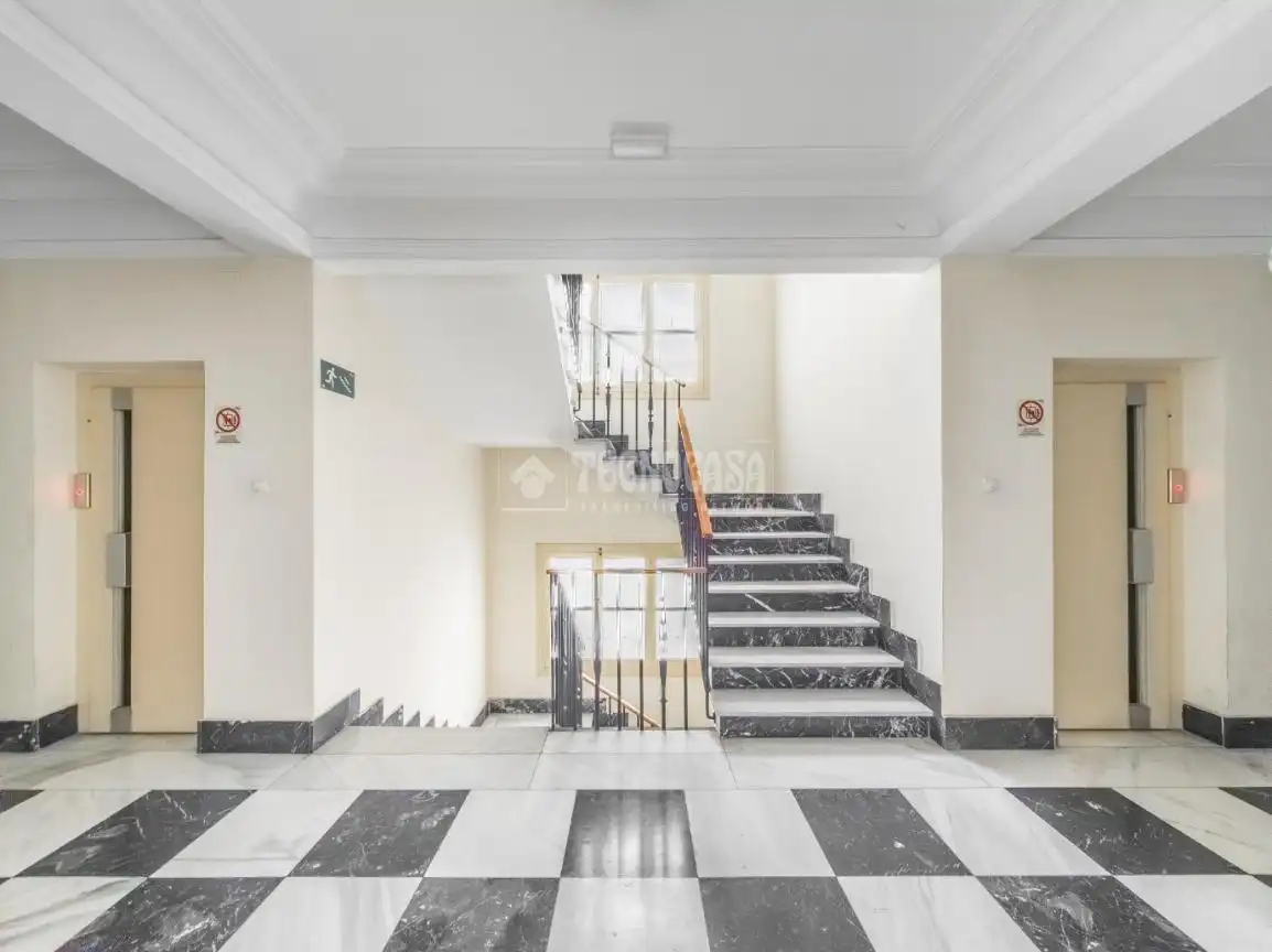 Flat for sale in Madrid  with Parquet flooring