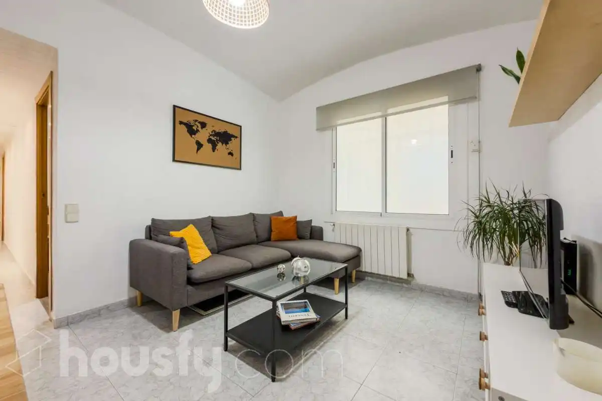 Living room of Ground floor for sale in Barcelona  with Air Conditioner, Heating and Furnished
