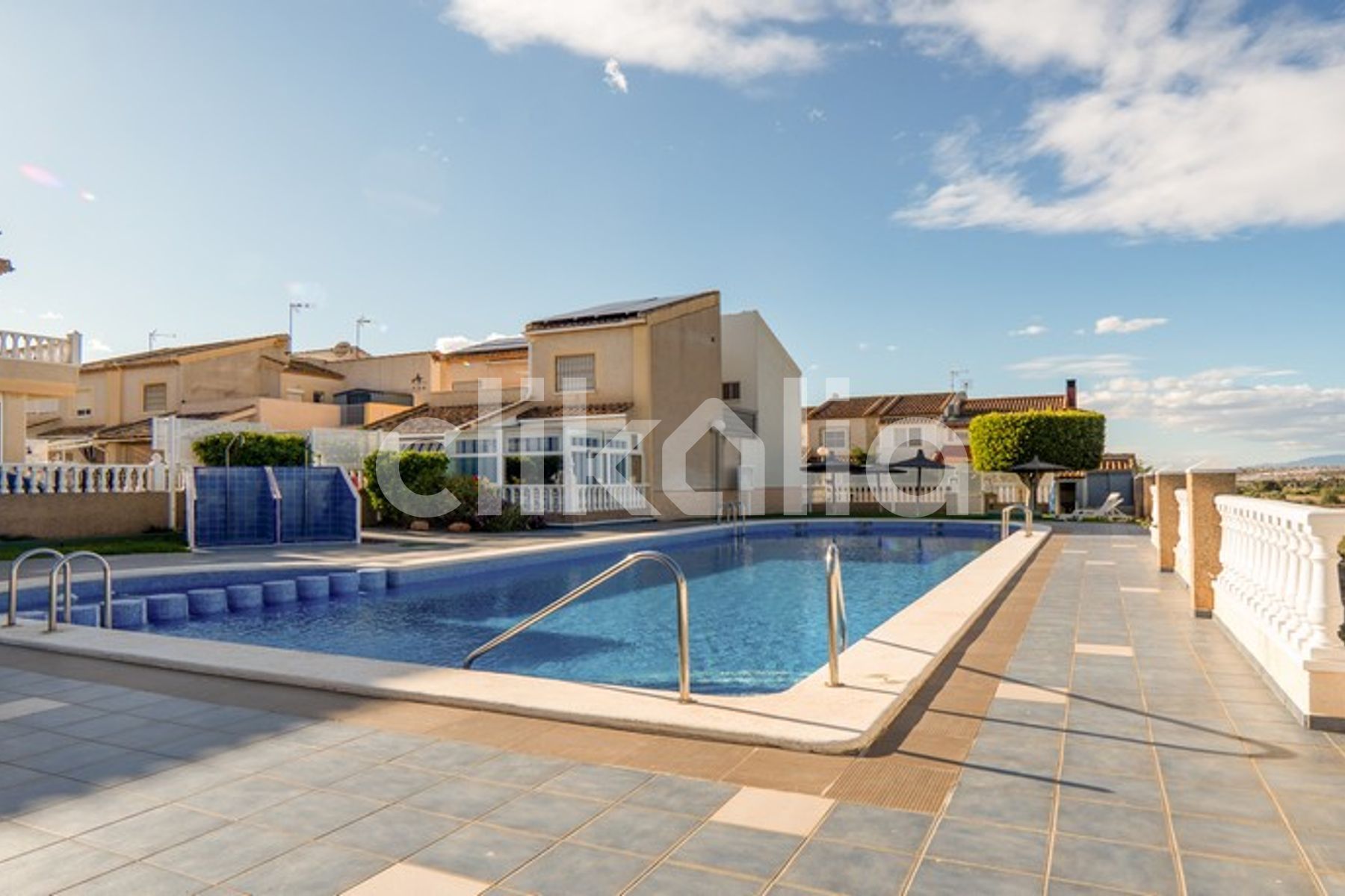 Piscina de Casa o xalet en venda en Guardamar del Segura amb Aire condicionat, Terrassa i Piscina