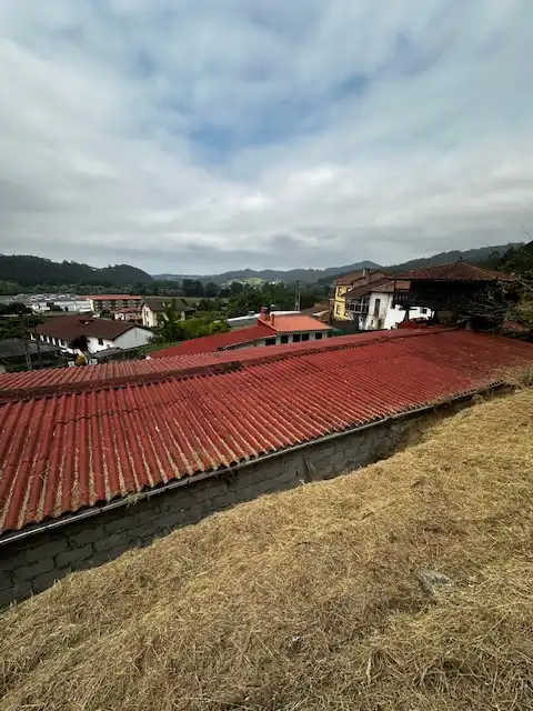 Vista exterior de Casa adosada en venda en Pravia amb Calefacció, Jardí privat i Terrassa