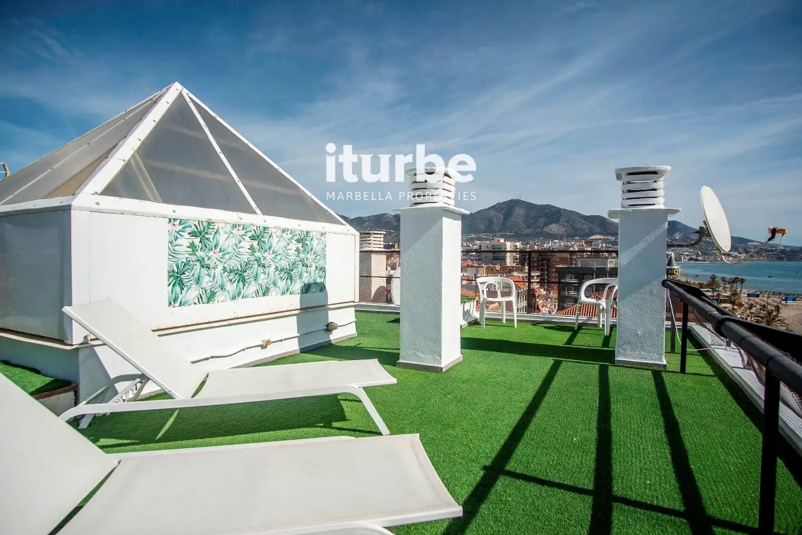 Terrasse von Dachboden zur Miete in Fuengirola mit Klimaanlage, Terrasse und Möbliert