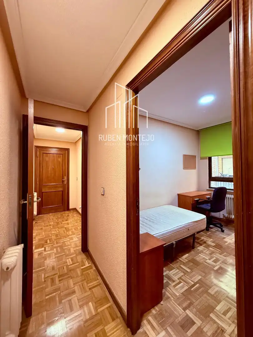Schlafzimmer von Wohnung zur Miete in Salamanca mit Heizung, Parkett und Terrasse