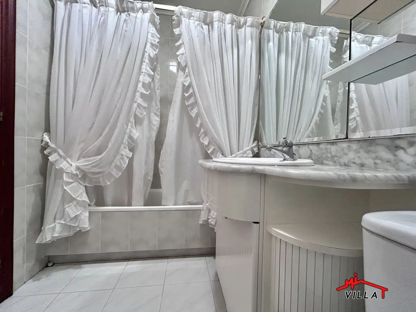 Baño de Casa adosada en venta en Laredo con Calefacción