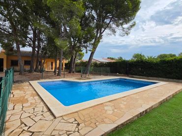 Casa con piscina in vendita a Les Tres Cales