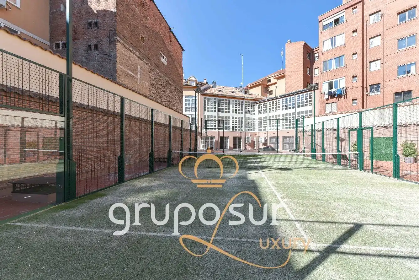 Parkplatz von Dachboden zur Miete in Valladolid mit Heizung, Parkett und Abstellraum
