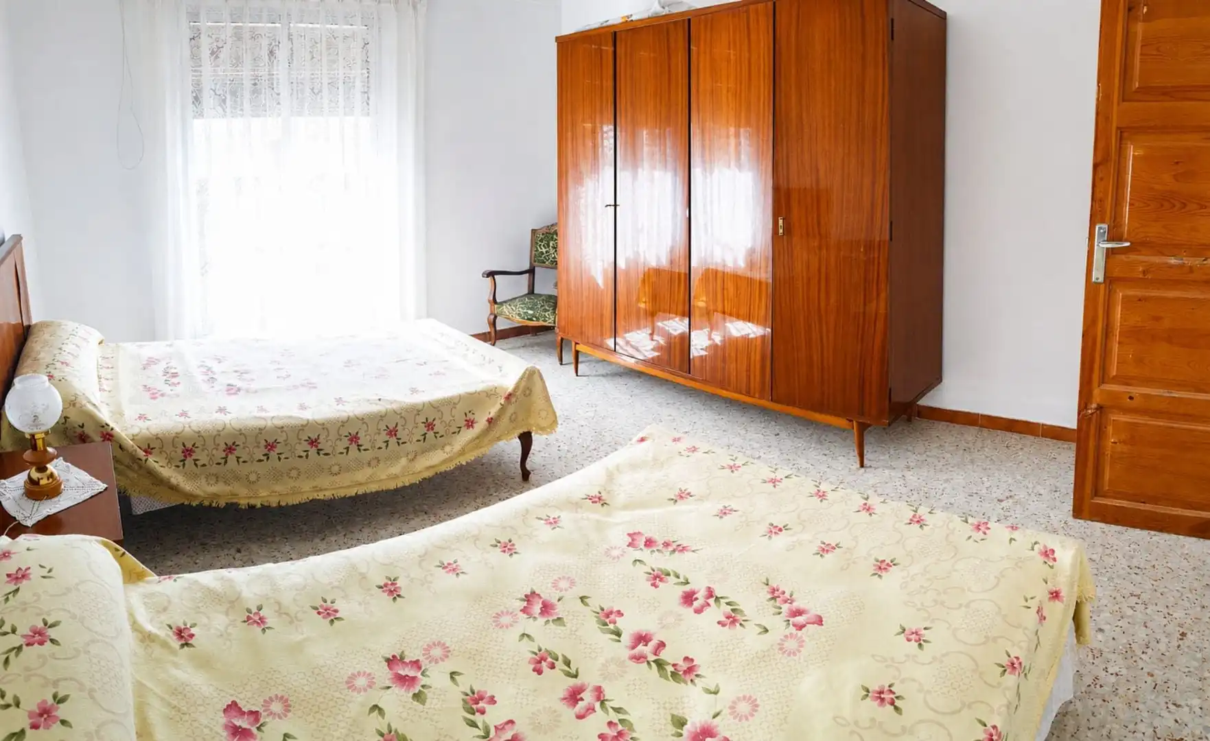 Schlafzimmer von Country house zum Verkauf in Montón mit Abstellraum