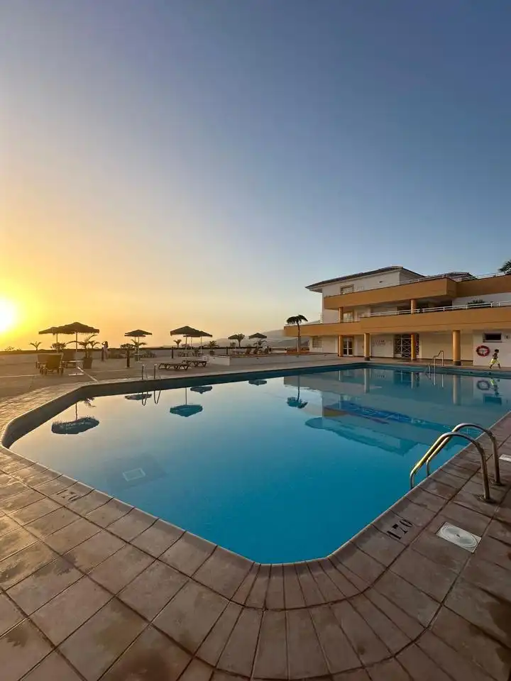 Penthouse with pool to rent in Calle Galicia