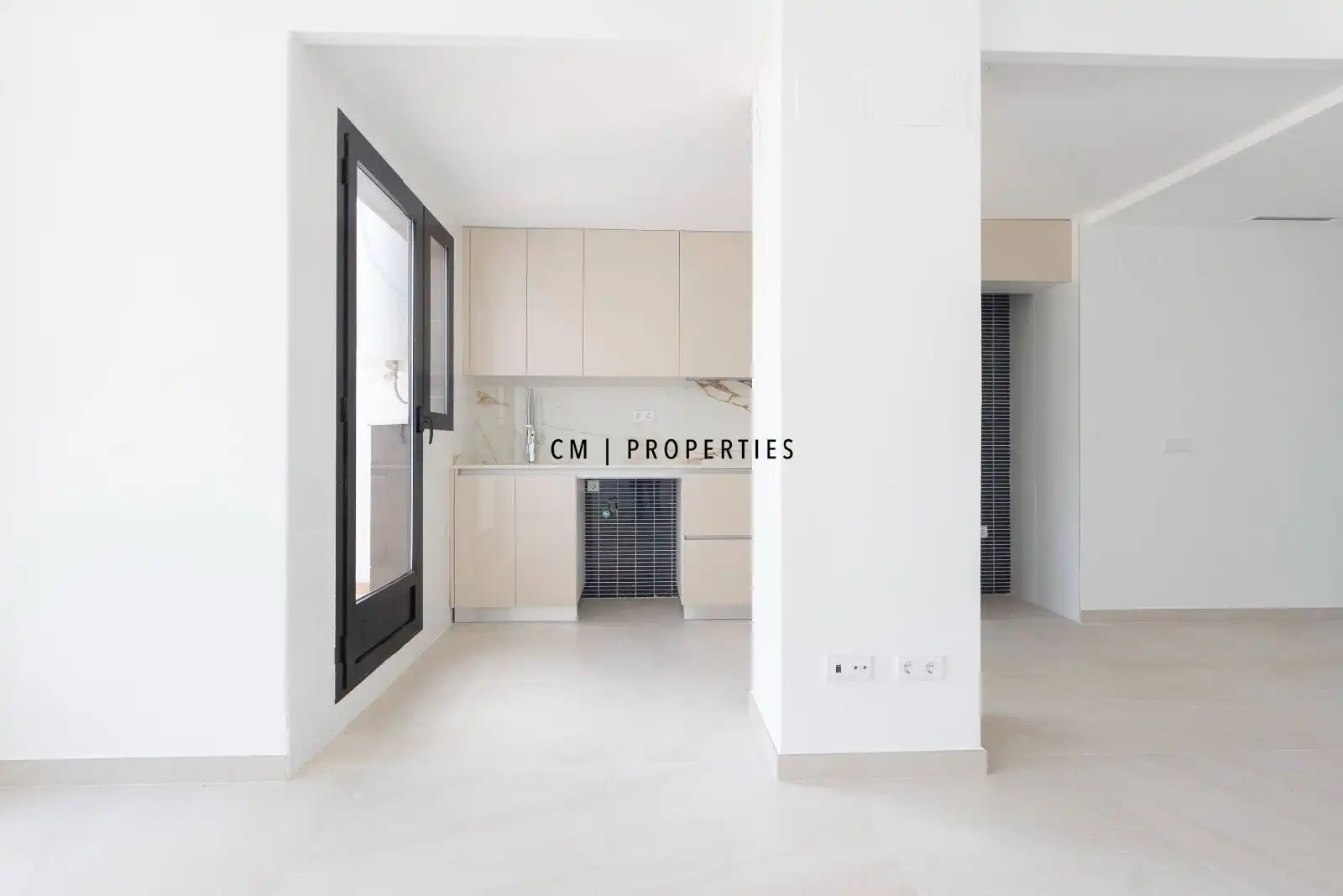 Cuina de Casa adosada en venda en Chiva amb Aire condicionat, Calefacció i Jardí privat