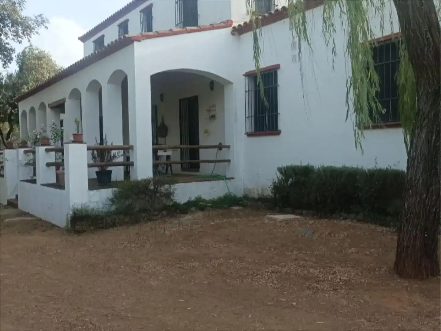 Vista exterior de Pis en venda en Alanís amb Jardí privat, Piscina i Moblat