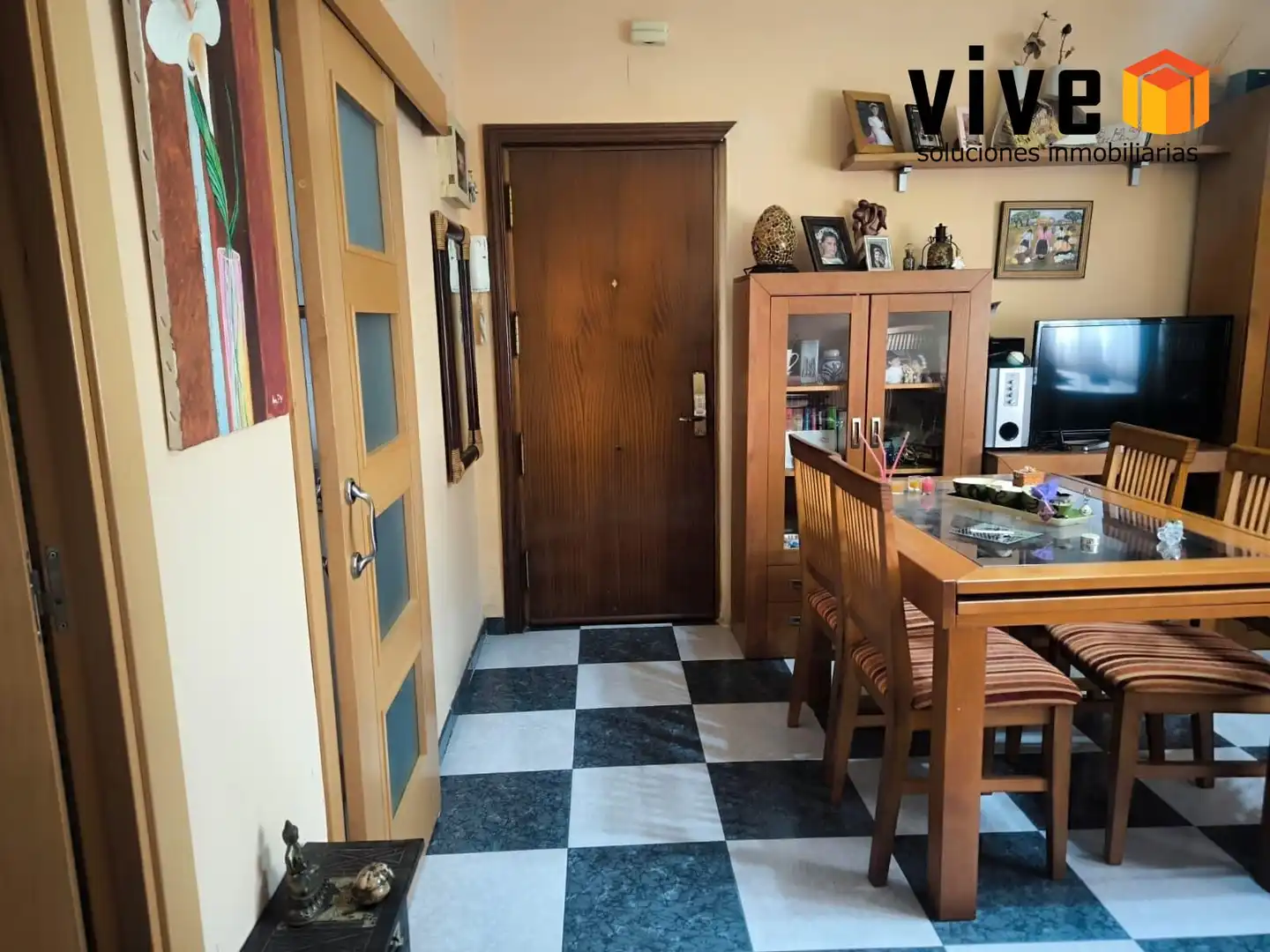 Flat for sale in Sevilla  with Air Conditioner