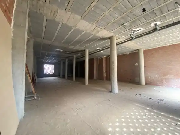 Local comercial en venta en Emperatriz Eugenia de Montijo, imagen 9