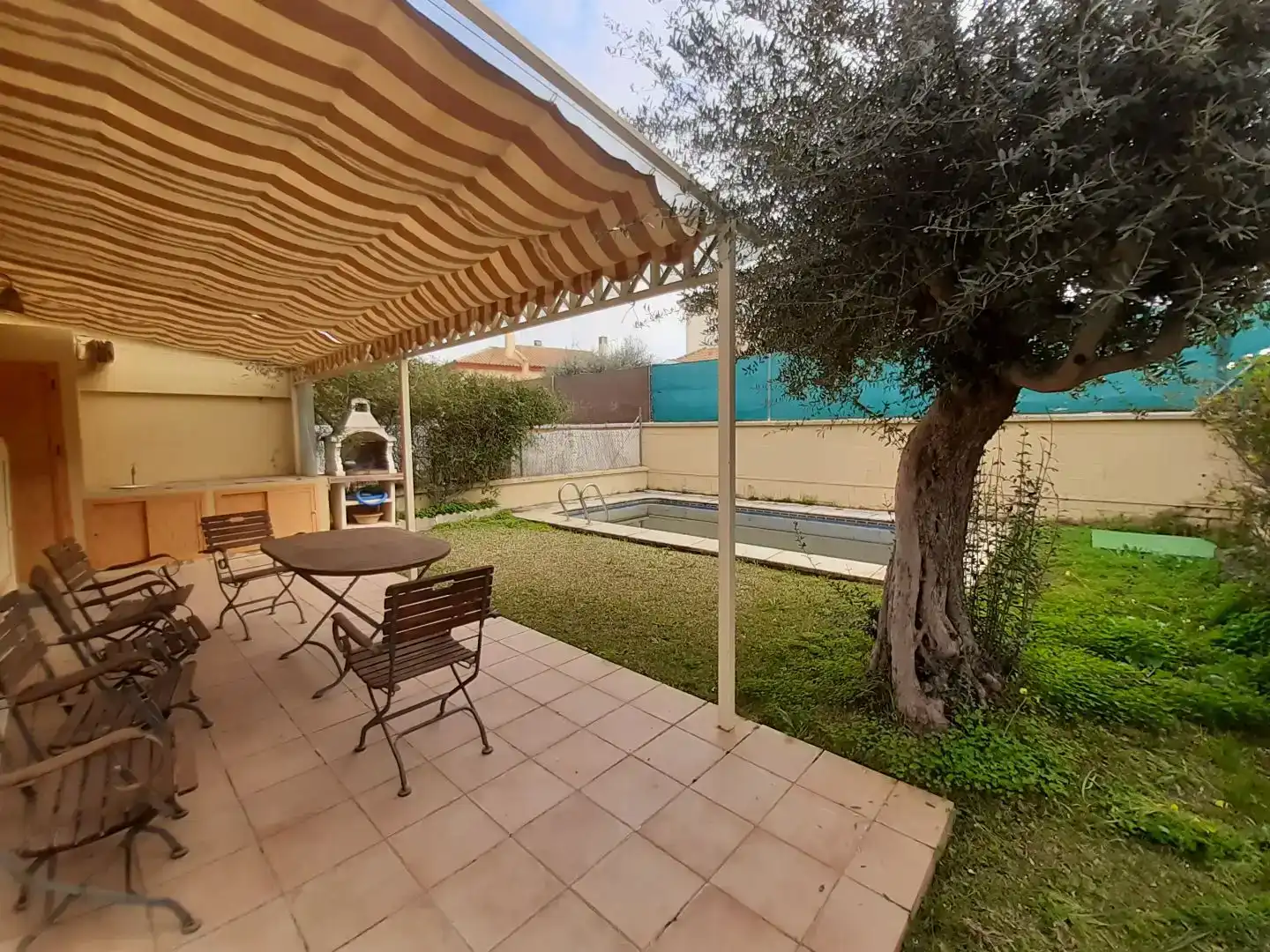 Terrassa de Casa o xalet en venda en Espartinas amb Aire condicionat, Jardí privat i Traster