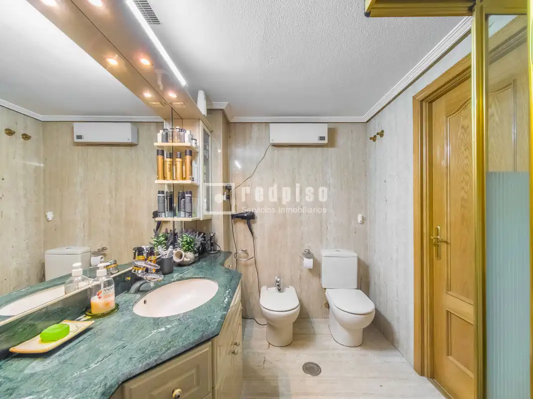 Bathroom of Flat for sale in Alcorcón  with Private garden and Swimming Pool