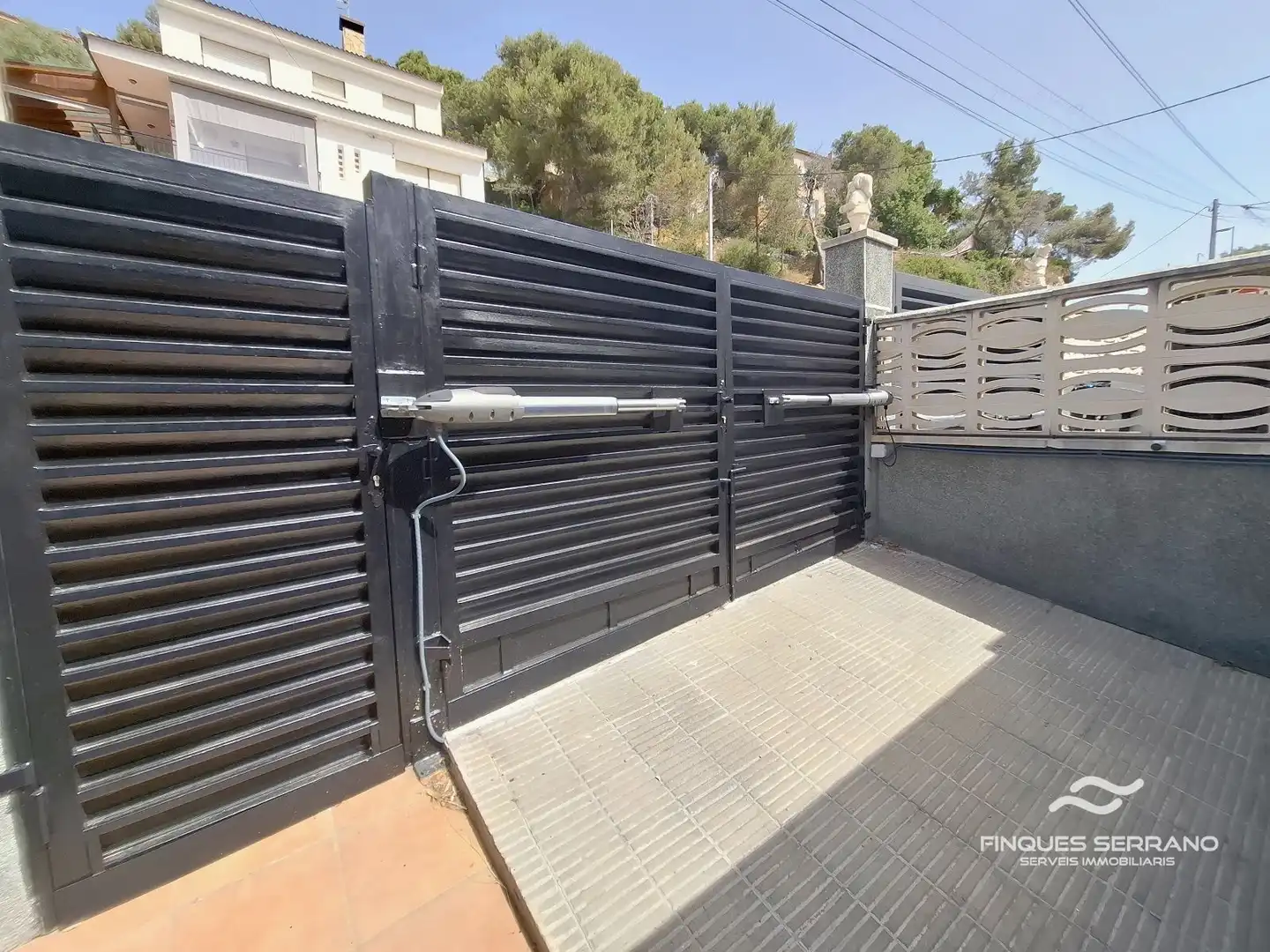 Aparcament de Casa adosada en venda en Calafell amb Aire condicionat, Calefacció i Piscina