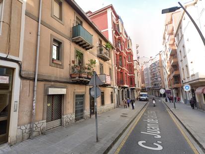 Vista exterior de Pis en venda en Bilbao 