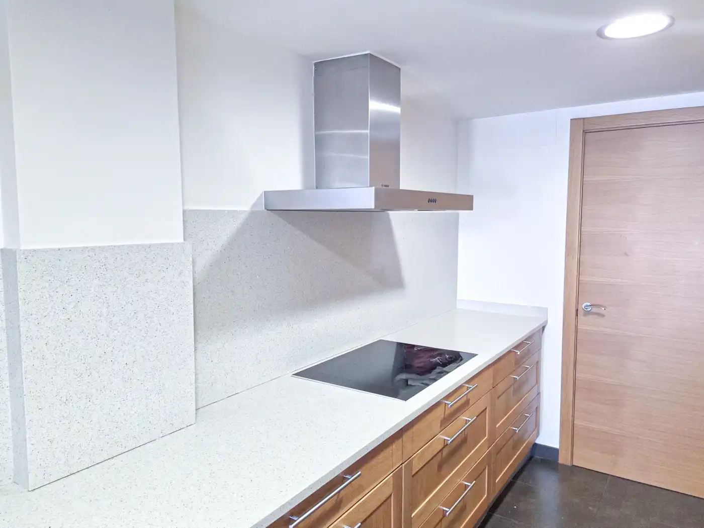 Kitchen of Attic for rent in Figueres  with Air Conditioner, Heating and Terrace