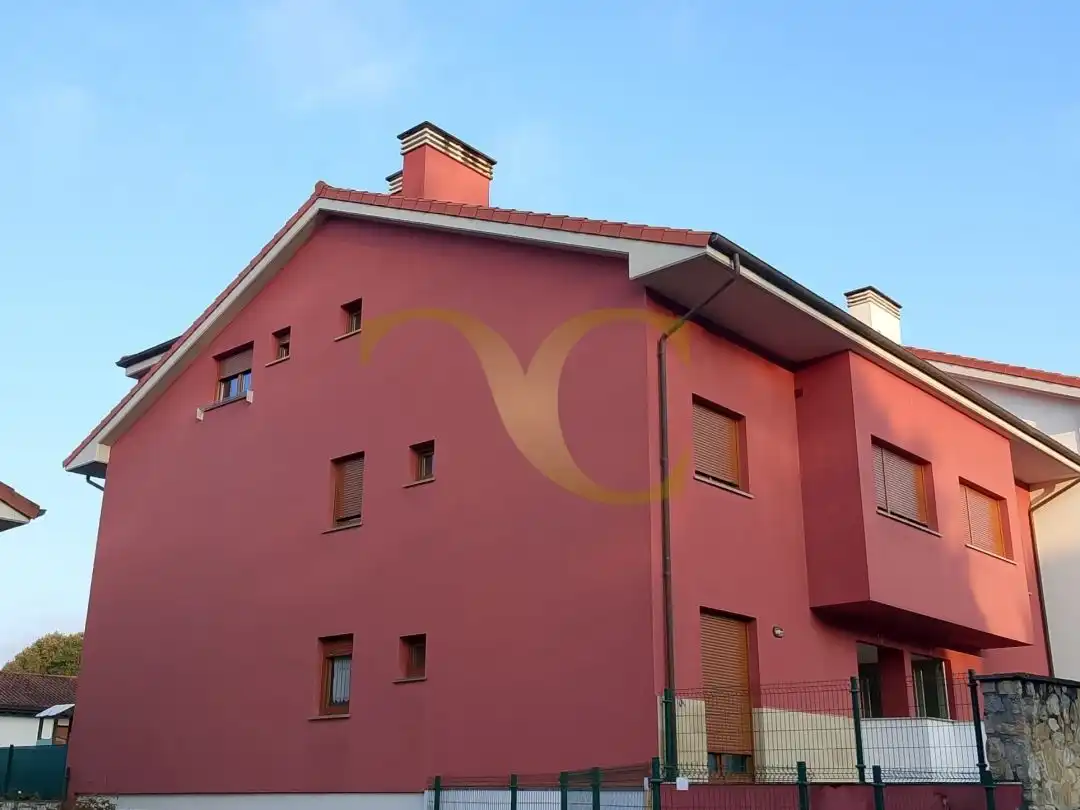 Vista exterior de Apartament en venda en Llanes amb Calefacció i Traster