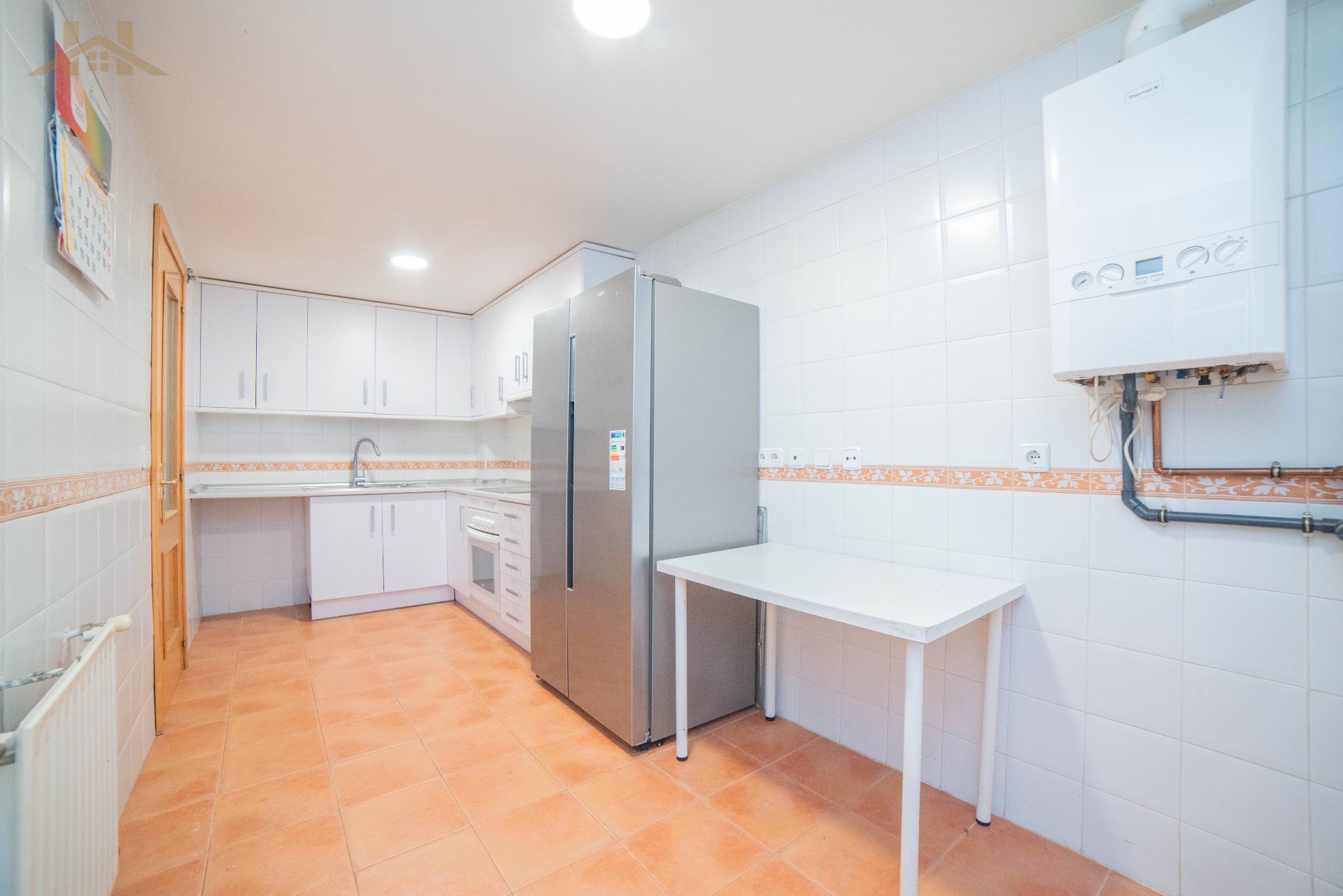 Cuina de Casa adosada en venda en Illescas amb Aire condicionat, Calefacció i Jardí privat