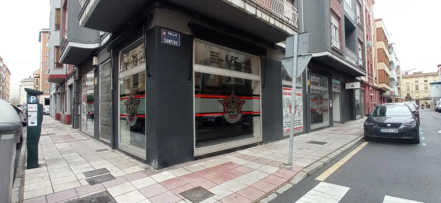 Local comercial en venda a Juan De Badajoz