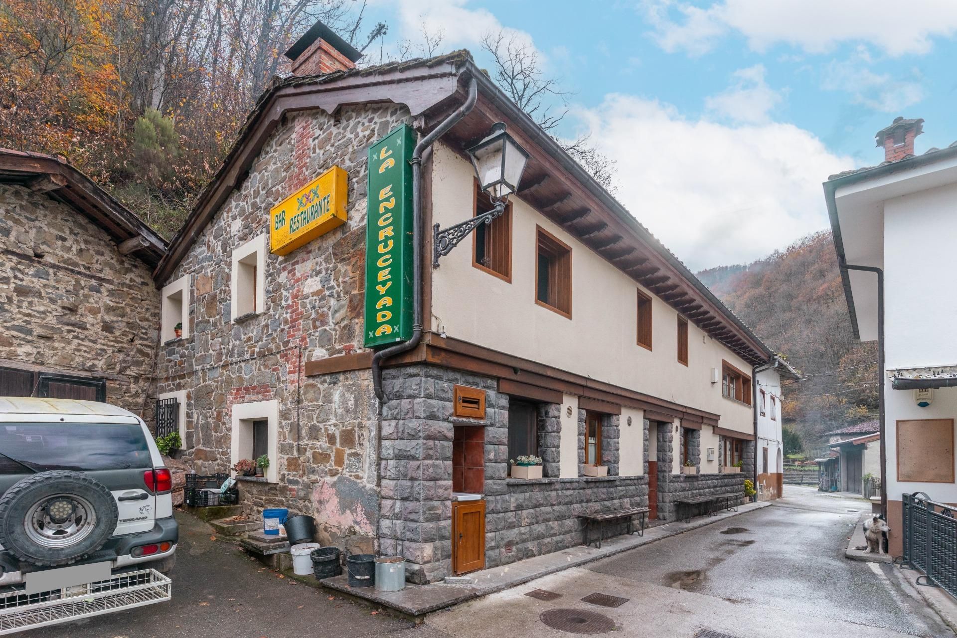 Casa o chalet en venta en Caso con Calefacción, Jardín privado y Terraza