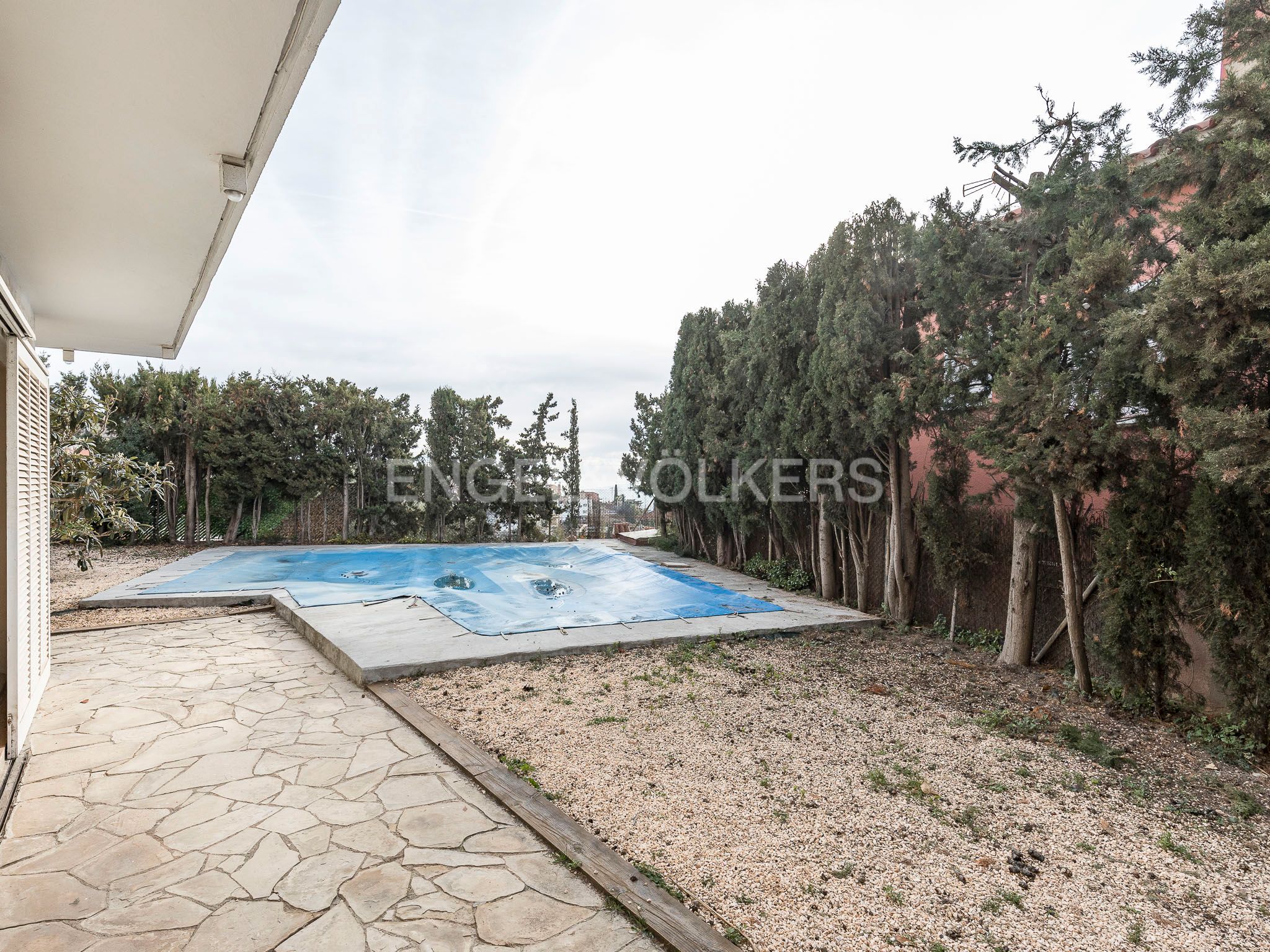 Swimming pool of Residential for sale in Sant Just Desvern