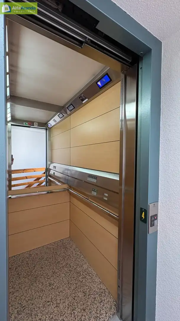 Wohnung zum Verkauf in Aranda de Duero mit Heizung, Parkett und Terrasse