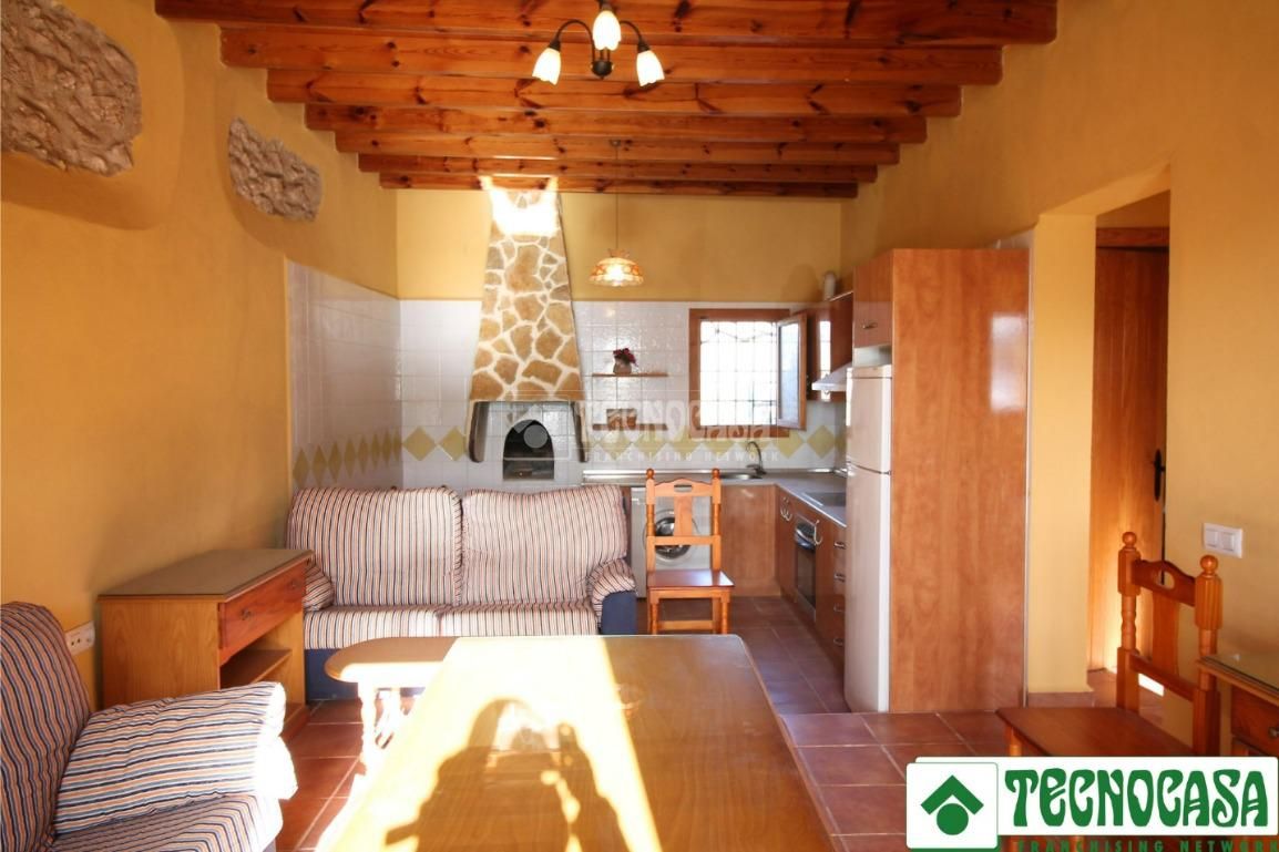 Country house for sale in Pozo de los Frailes - Presillas - Albaricoques
