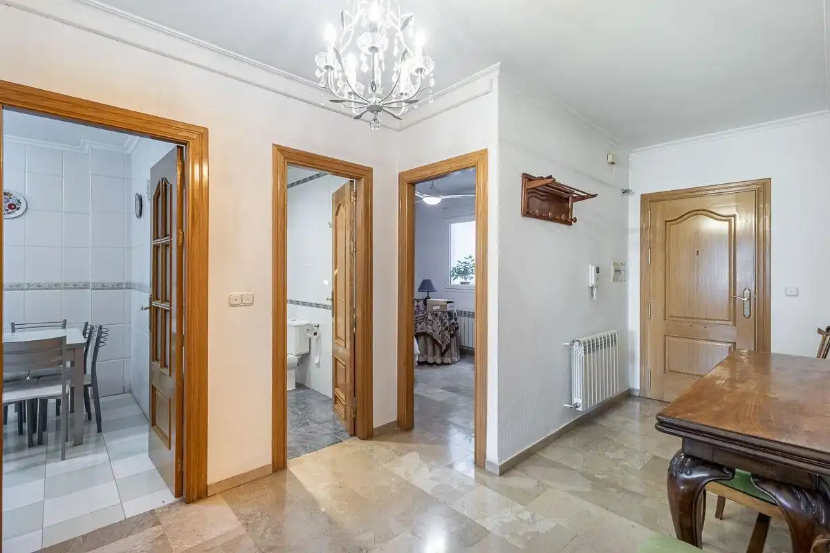 Flat for sale in Granada  with Air Conditioner, Heating and Alarm