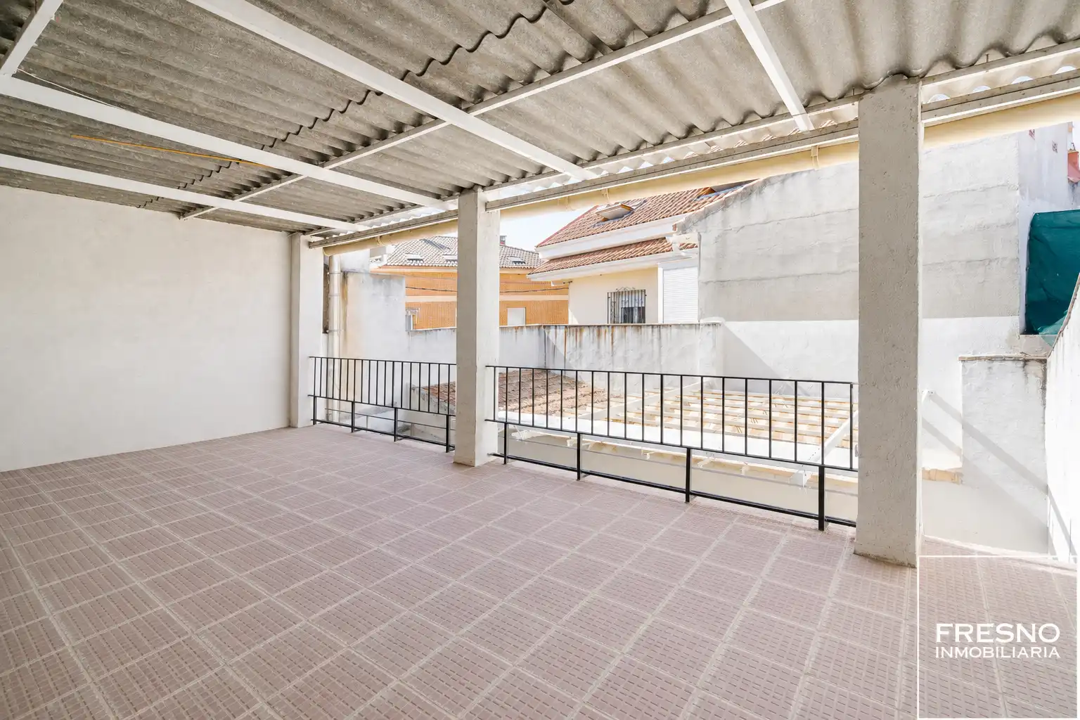 Terrassa de Casa adosada en venda en Cobeña amb Calefacció, Jardí privat i Terrassa