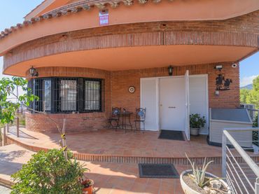 House with balcony for sale in Viladecans - Calle MARE-SELVA
