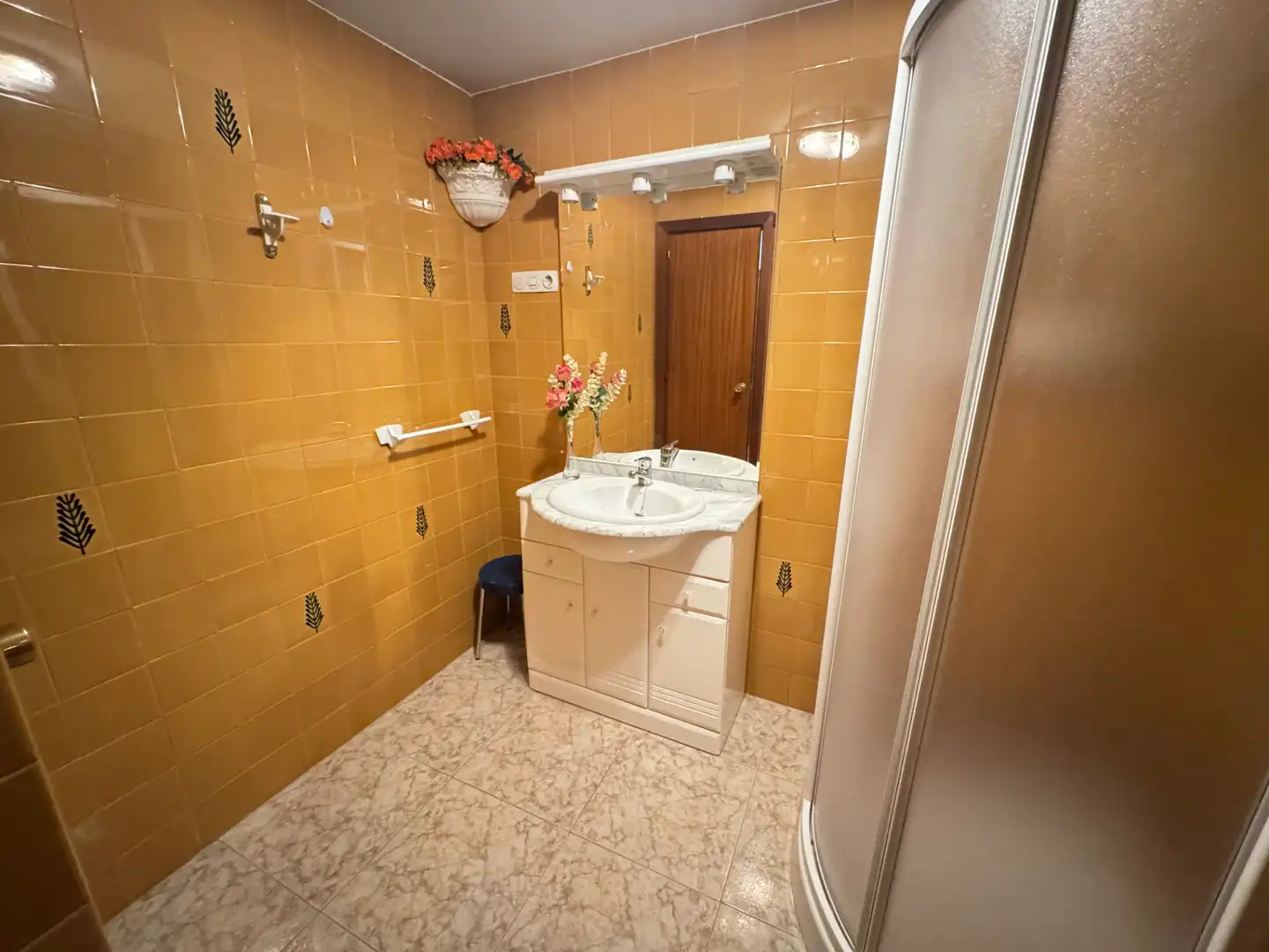 Baño de Piso de alquiler en Jaén con Aire acondicionado, Terraza y Amueblado