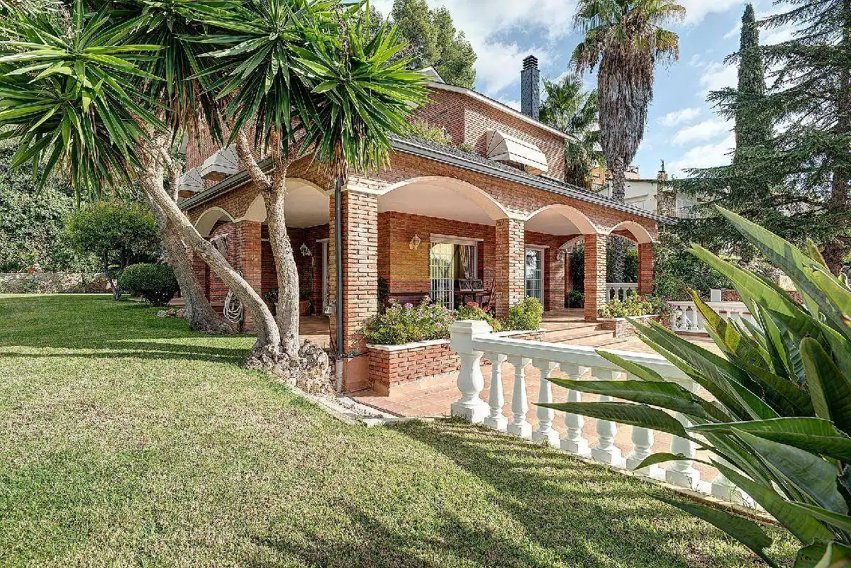Jardín de Casa o chalet en venta en Vallirana con Aire acondicionado, Calefacción y Jardín privado