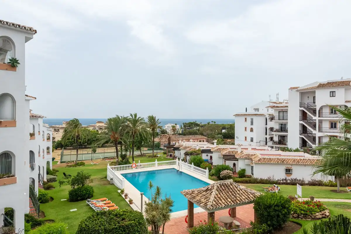 Apartamento con piscina en venta en Riviera del Sol