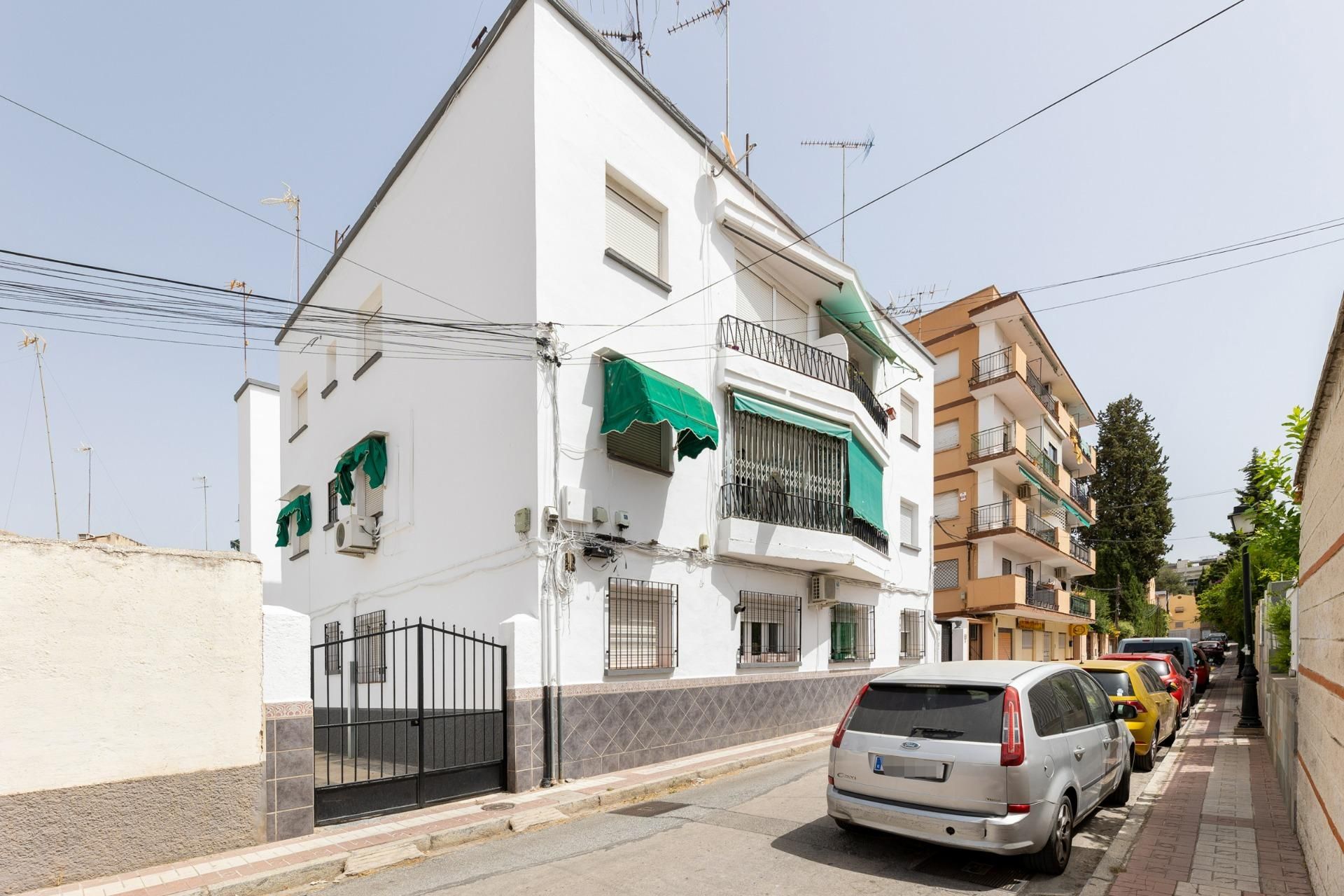 Vista exterior de Piso en venta en  Granada Capital con Aire acondicionado y Terraza