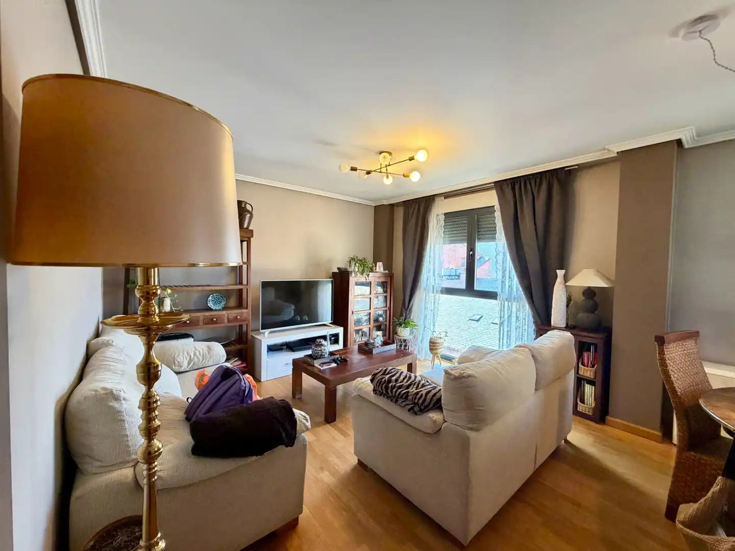 Sala de estar de Piso en venta en Ponferrada con Calefacción, Trastero y Amueblado