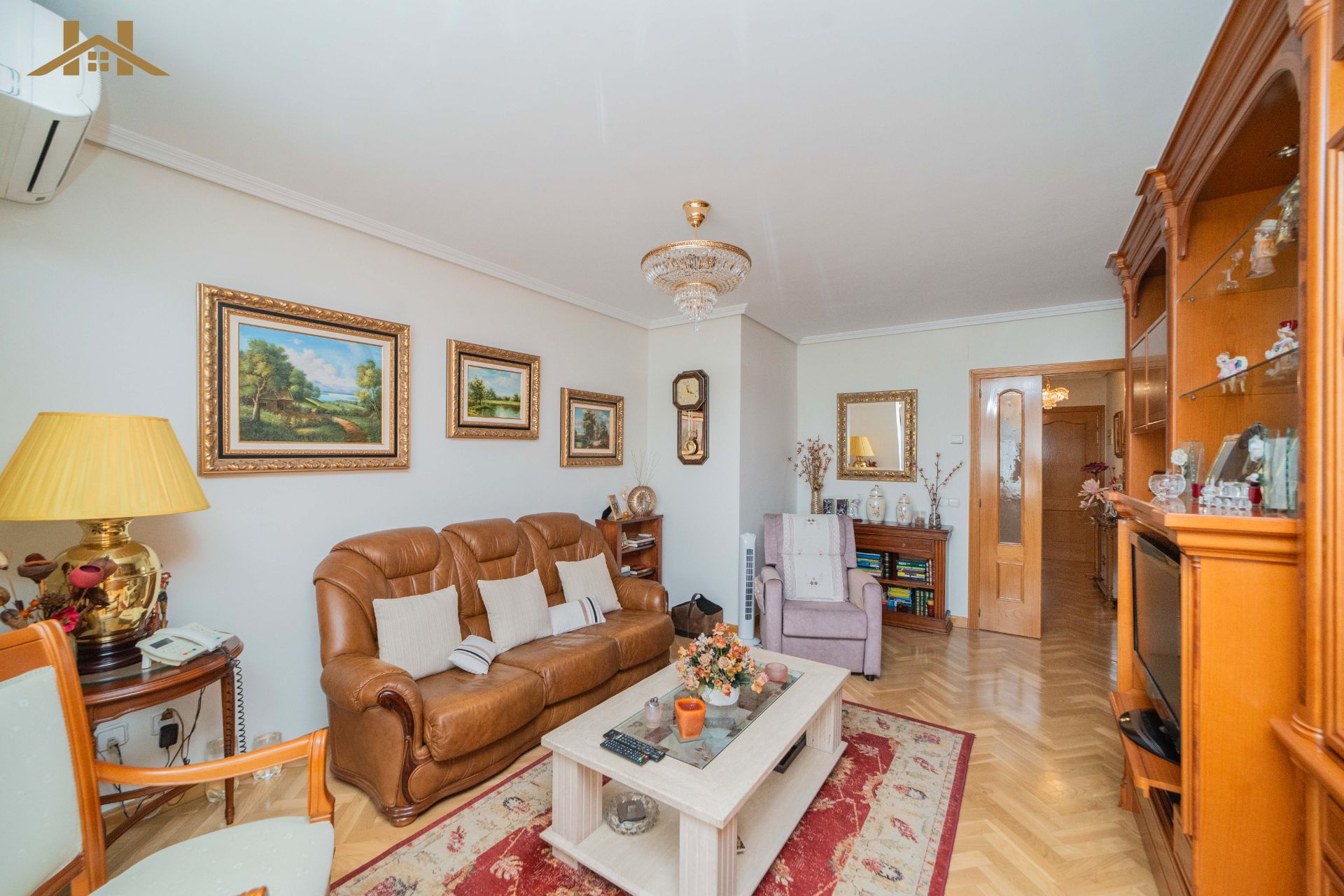 Living room of Flat for sale in Fuenlabrada  with Air Conditioner, Heating and Parquet flooring