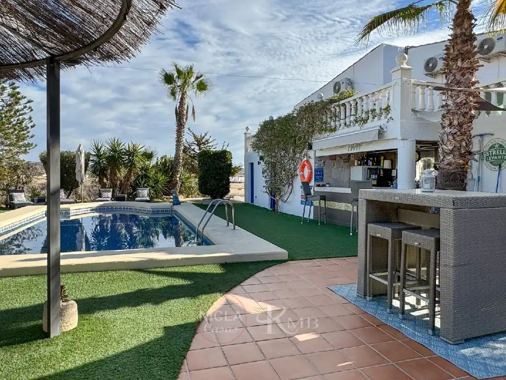 Terrassa de Casa o xalet en venda en Antas amb Aire condicionat, Jardí privat i Terrassa