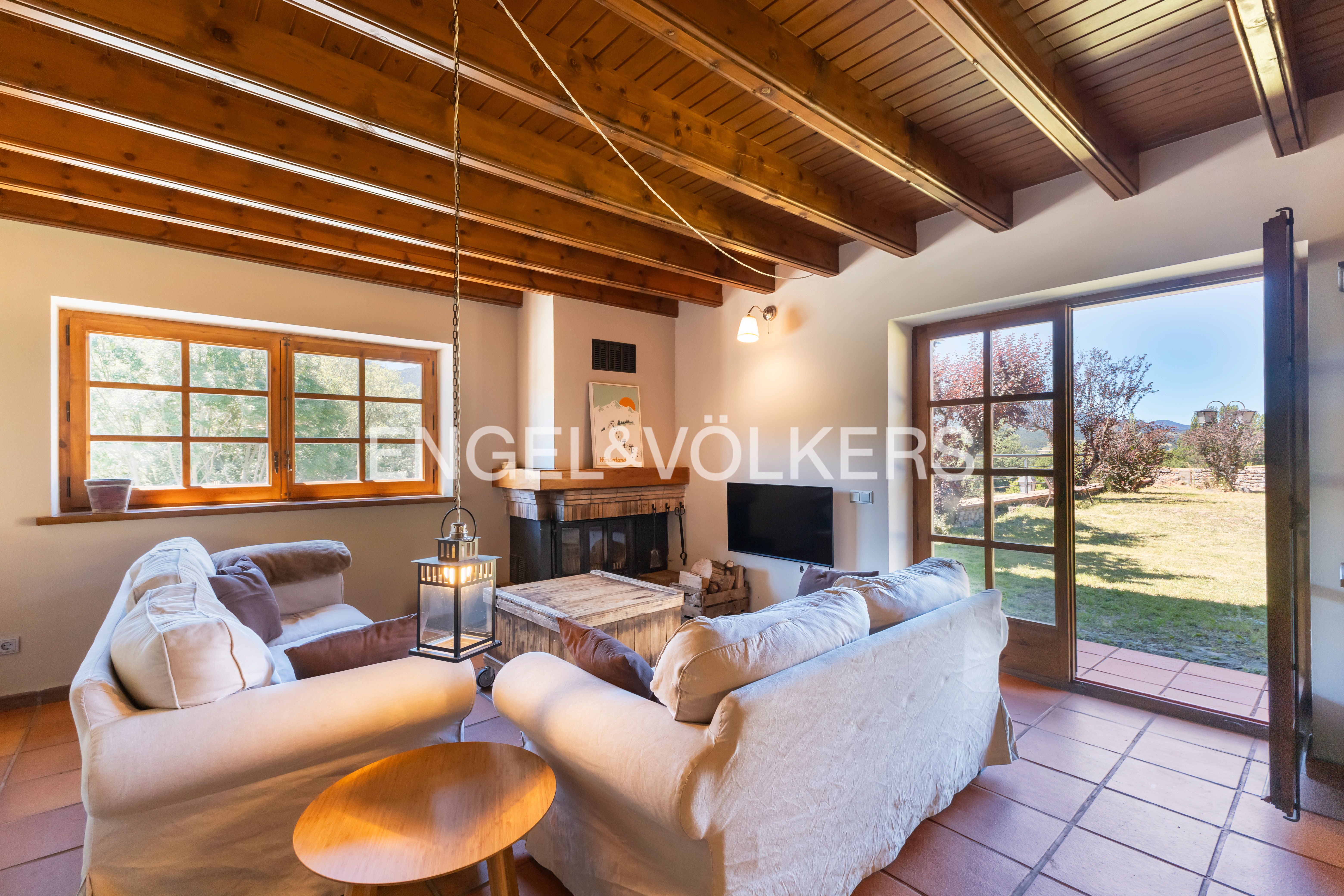 Living room of House or chalet for sale in Bellver de Cerdanya  with Heating, Parquet flooring and Storage room