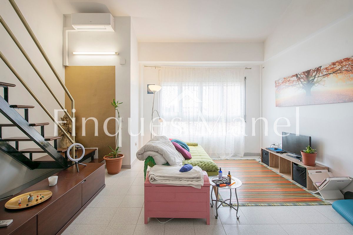 Living room of Duplex for sale in Banyoles  with Air Conditioner, Terrace and Oven
