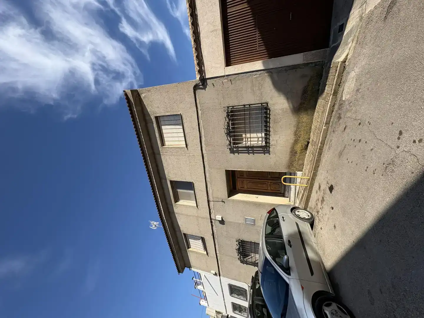 Vista exterior de Casa o xalet en venda en Campo de Criptana amb Aire condicionat i Balcó