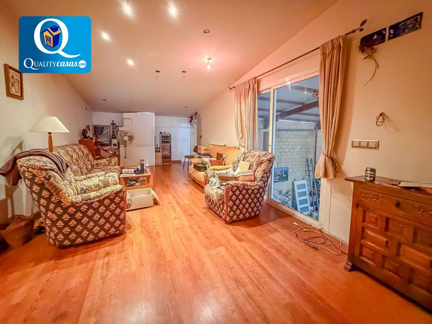 Wohnzimmer von Fabrikhallen zum Verkauf in Alicante / Alacant