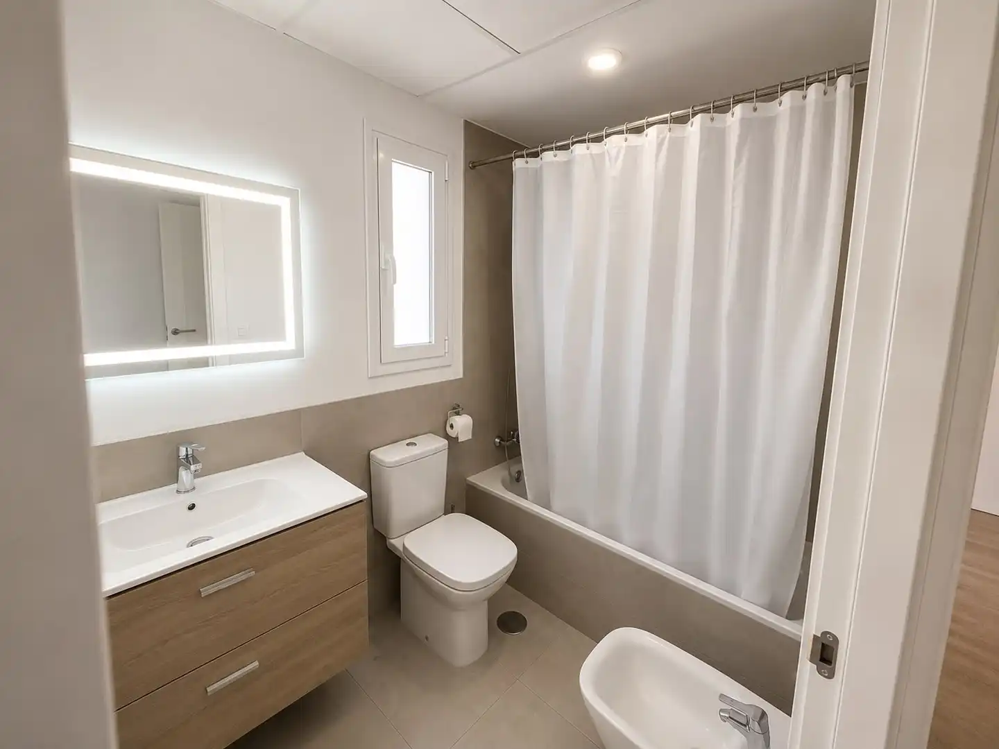 Baño de Piso en venta en Sevilla con Trastero