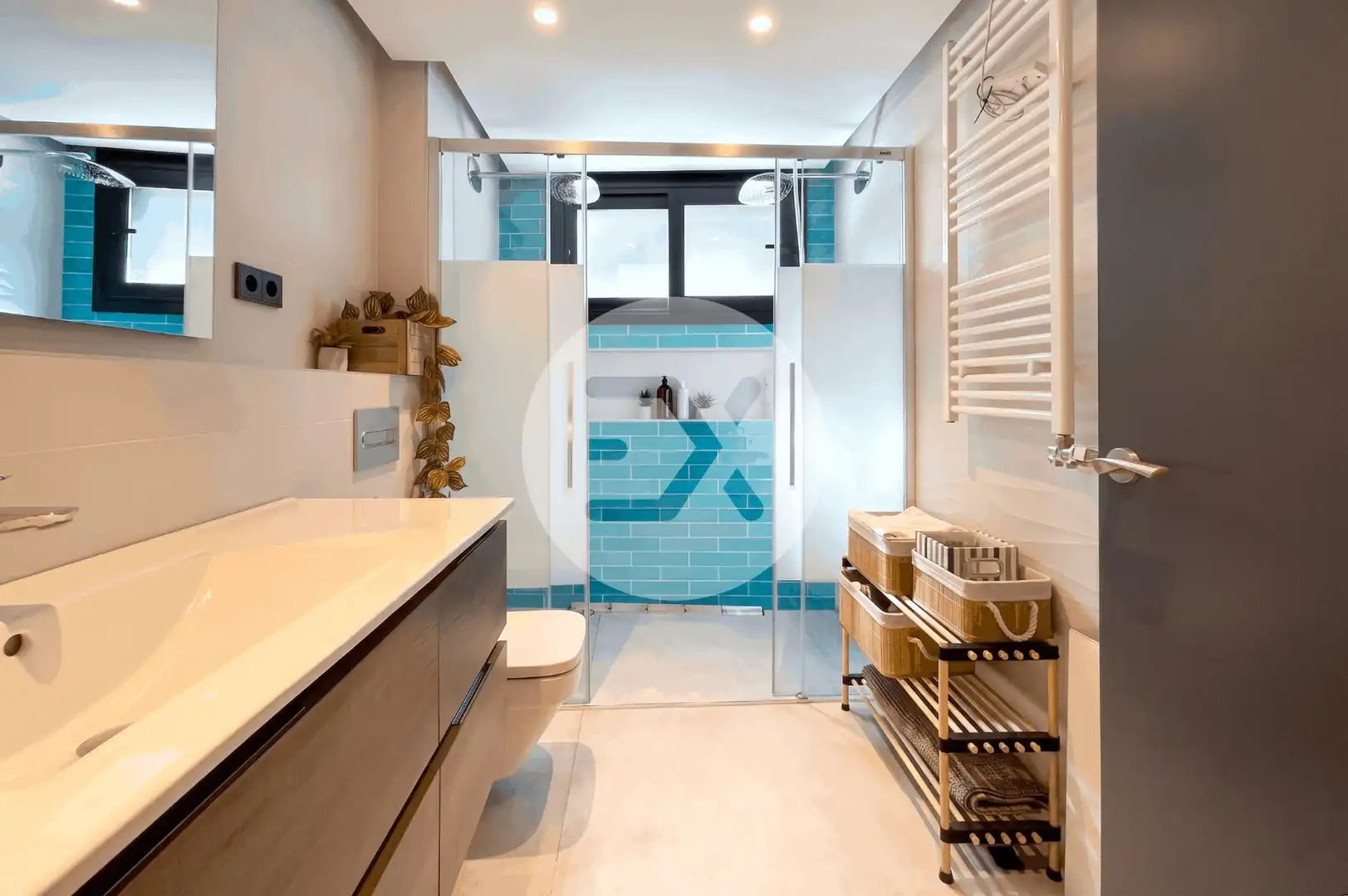 Bathroom of Houses for sale in Castelldefels  with Air Conditioner, Heating and Private garden